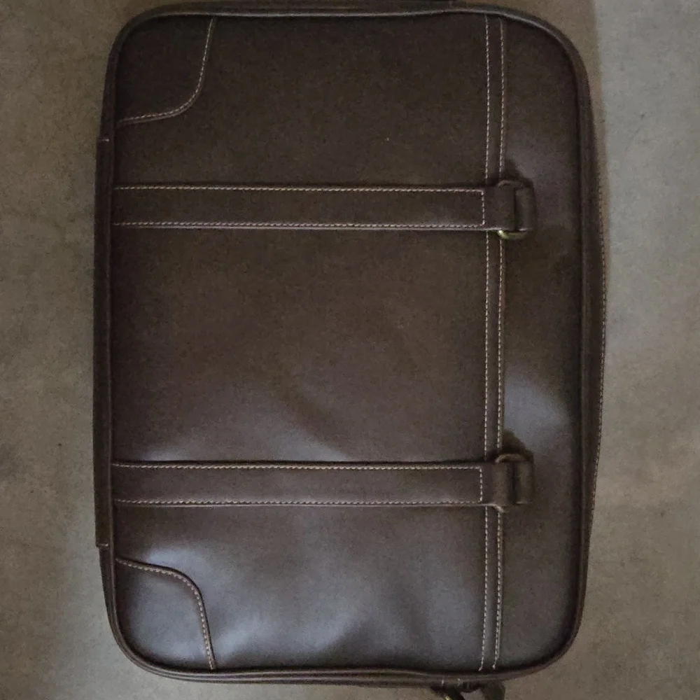 NWT Luxurro Laptop Messenger Sleek & Slim Smooth Leather Computer Bag